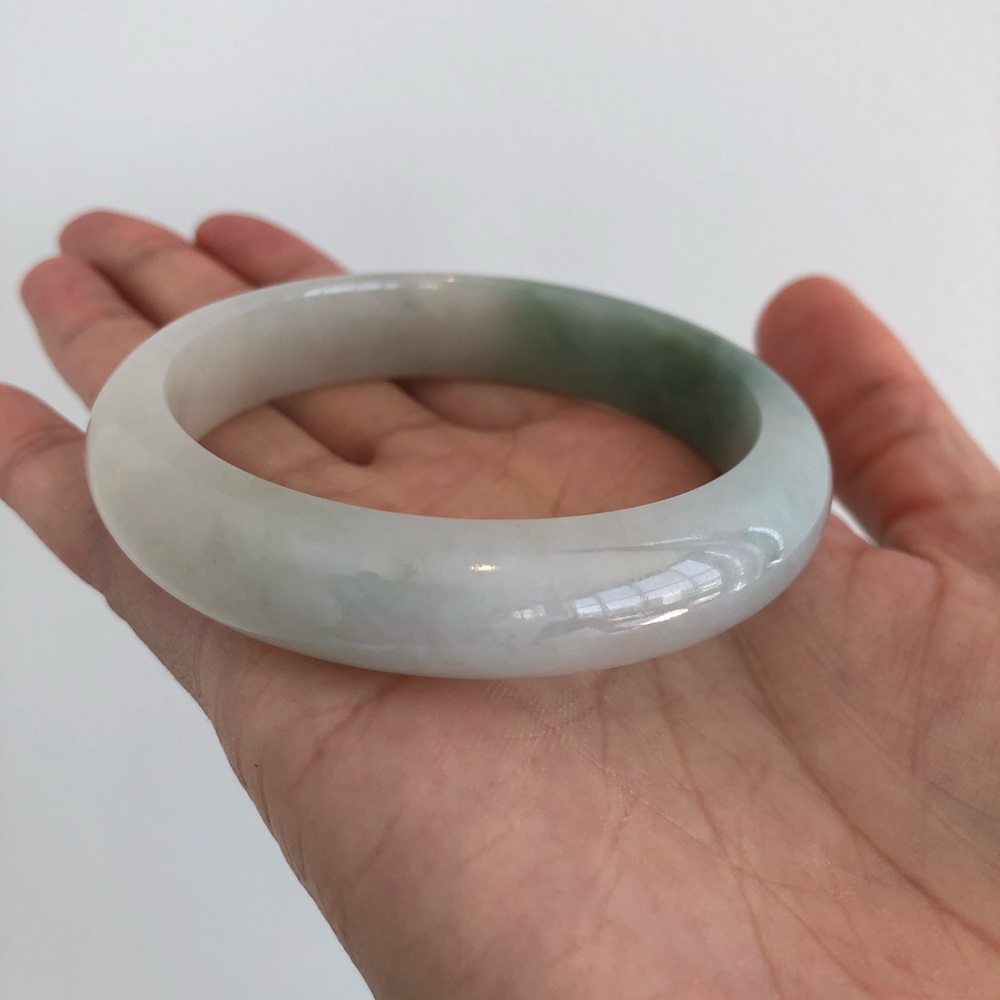 Jadeite jade bangle - Picture 6 of 7